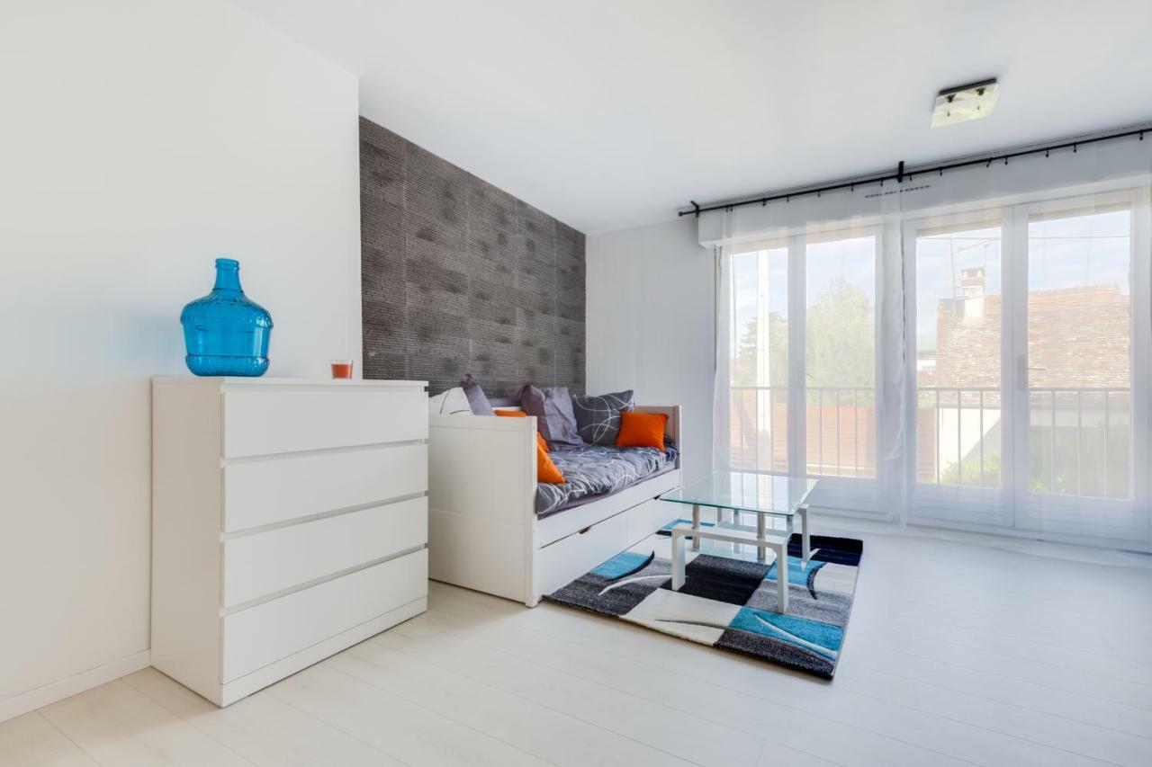 Modern Apart City Mantes-la-Jolie Bagian luar foto